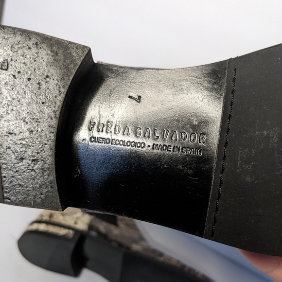 Freda Salvador Snake-Printed Skin Italian Leather Chelsea Boots Bootie Size 7 - Picture 12 of 14